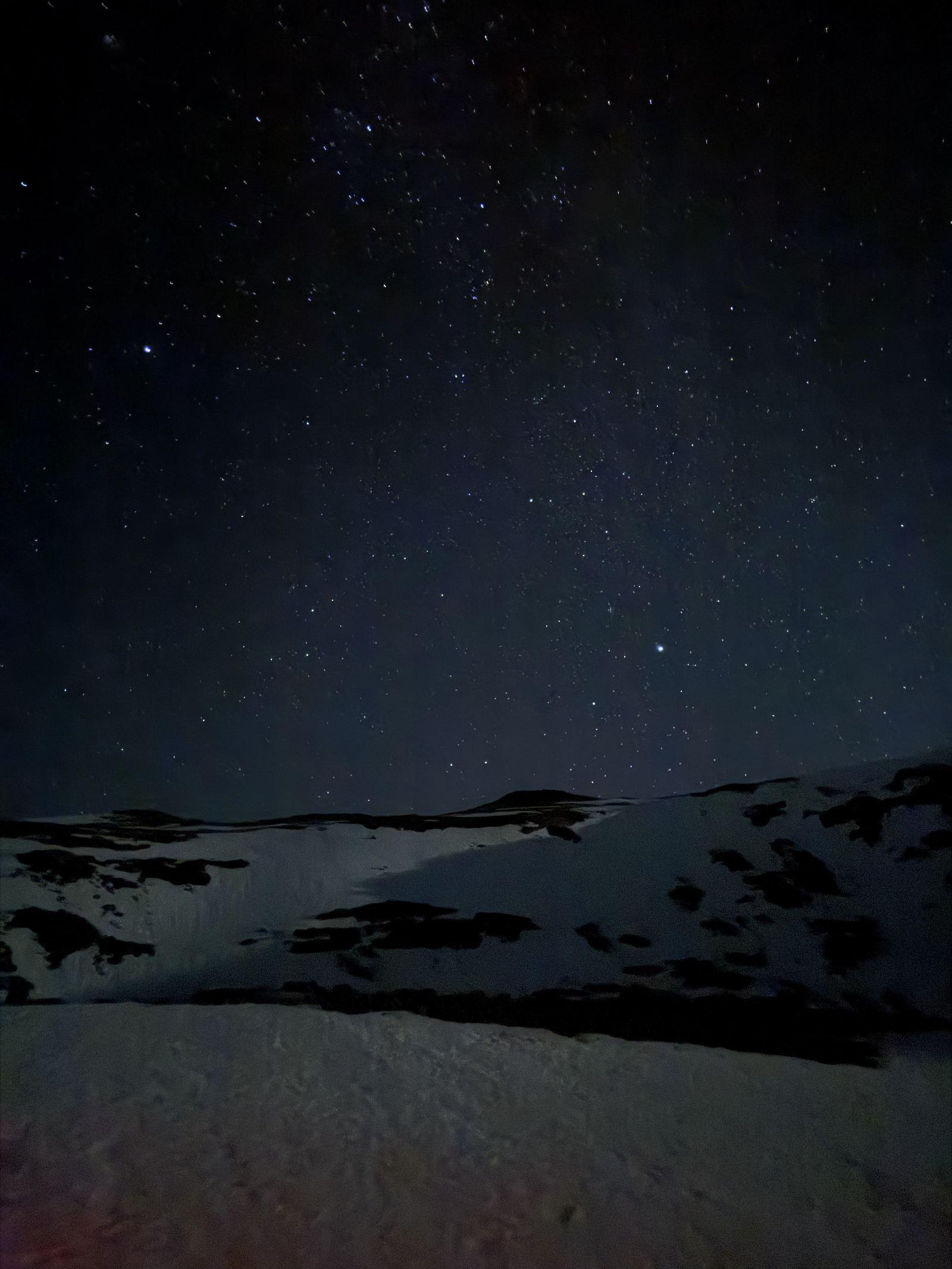 Hacia el Oeste, el filo cordillerano escondía la 3ra cumbre que queríamos lograr.
